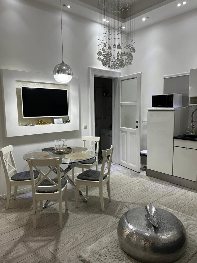 White Luxury Apartment Budapešť Exteriér fotografie
